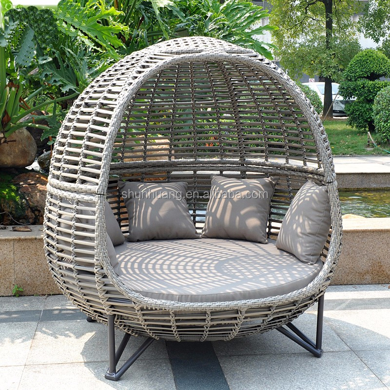 سرير نهاري خارجي بتصميم نورديك - مراجعة Outdoor Daybed Furniture وسعره