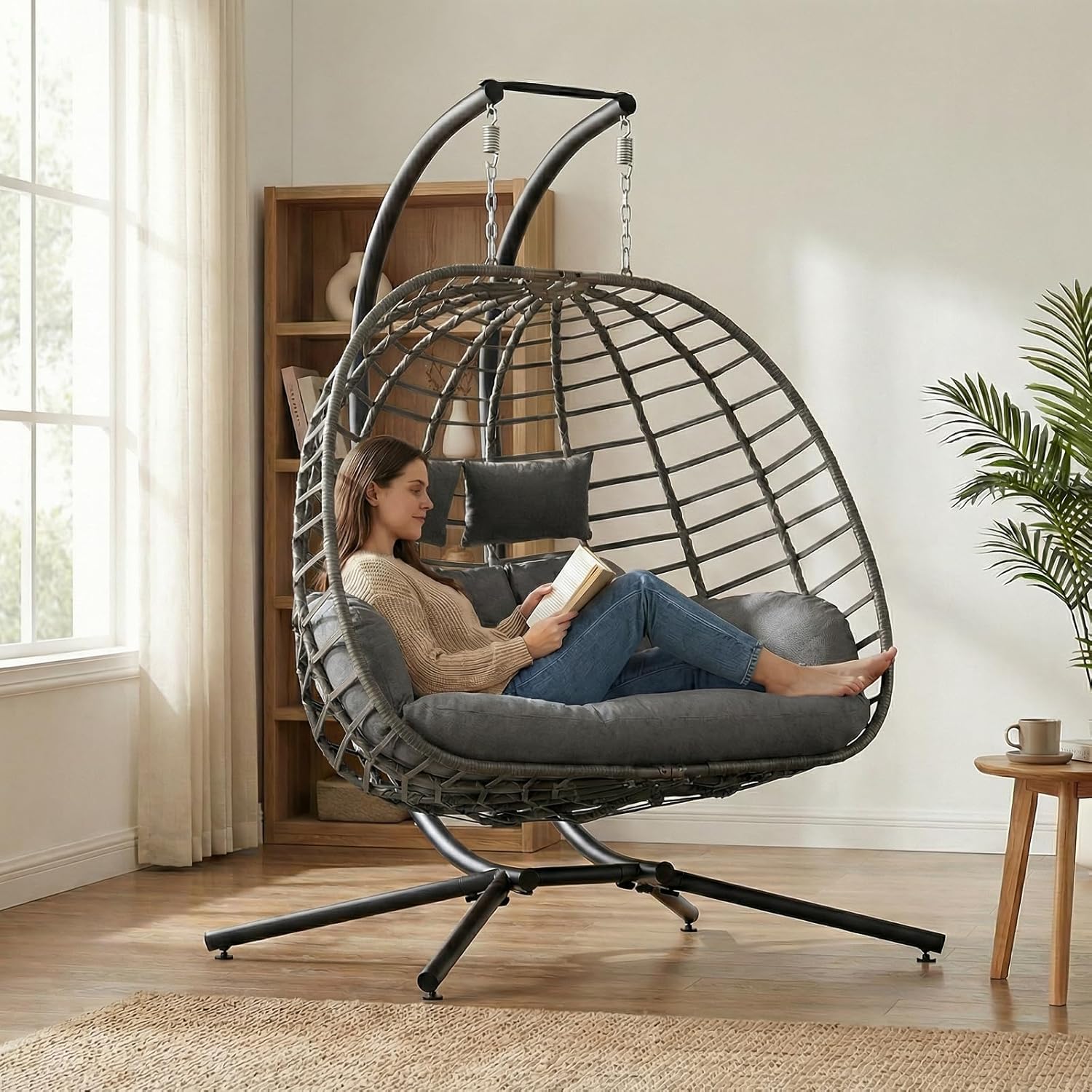 كرسي أرجوحة بيضاوي الشكل لشخصي - مراجعة Hanging Egg Chair وسعره